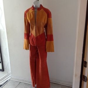 Metrostyle Women’s Orange Suede 2piece Pants Suit